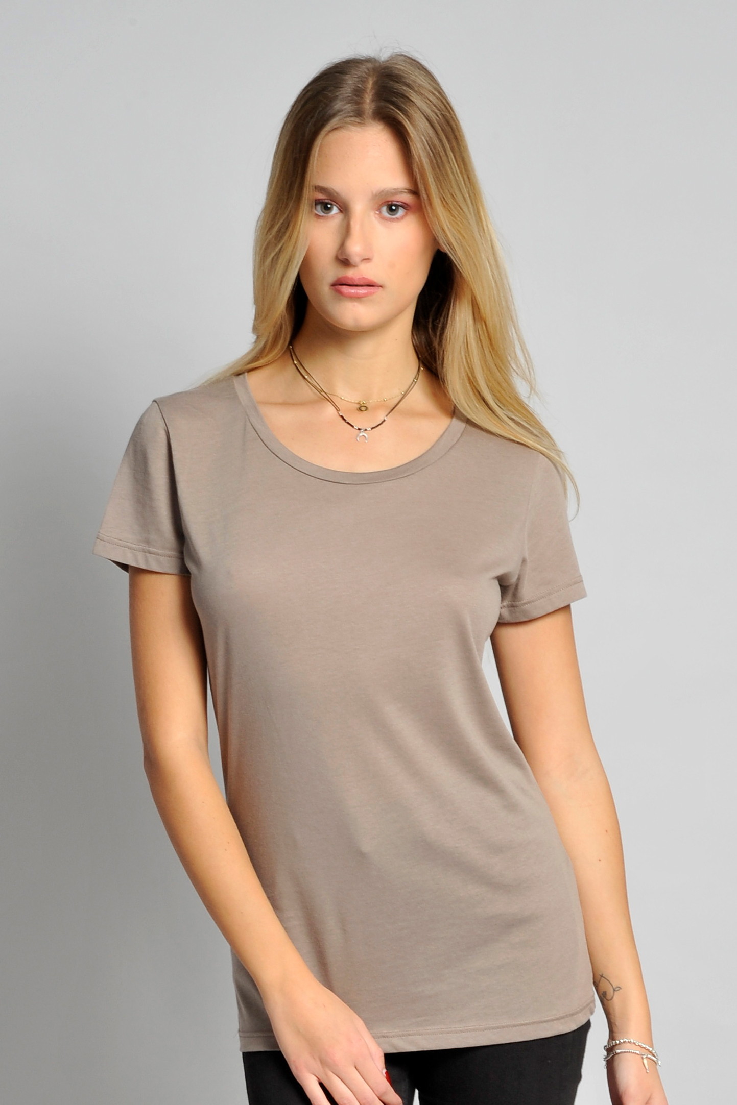 Pull en modal pour femme, col rond et manches courtes