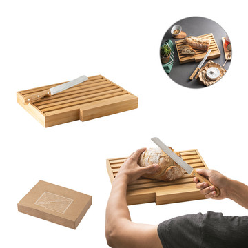 PASSARD. Bamboe broodsnijplank met roestvrijstalen mes.